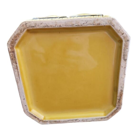 Vintage MCM Ceramic Strawberry Large Ceramic Canister - Picture 10 of 12